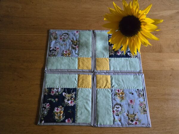 Platzsets "Waldtiere" 4er Set Patchwork / Cocktail Untersetzer / Patchwork Mitteldeckchen, Table Topper