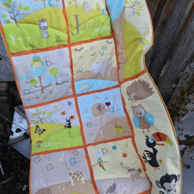 Lerndecke für englische Tierbegriffe. handmade Patchworkdesign Decke für Babys und Kleinkinder